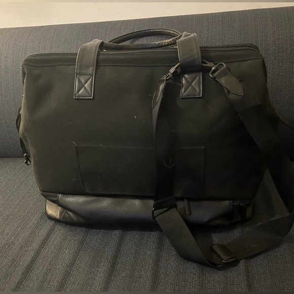 Beis The Weekender in Black - Picture 6 of 11